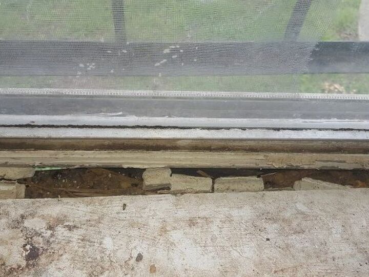 q is there anyway to repair this window frame