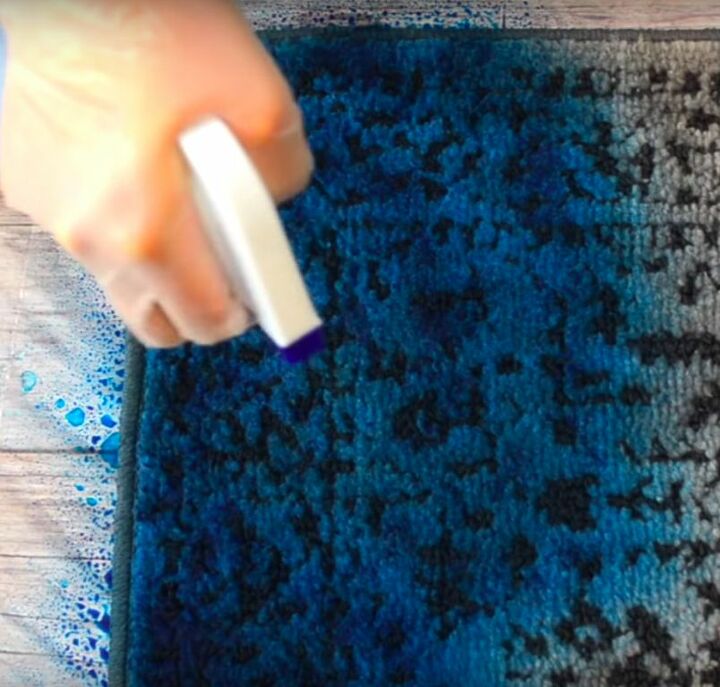 how to dye a rug to bring it back to life, Spray the Rug