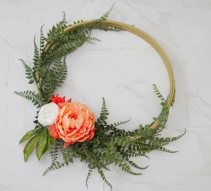 how to make a pretty modern floral wreath