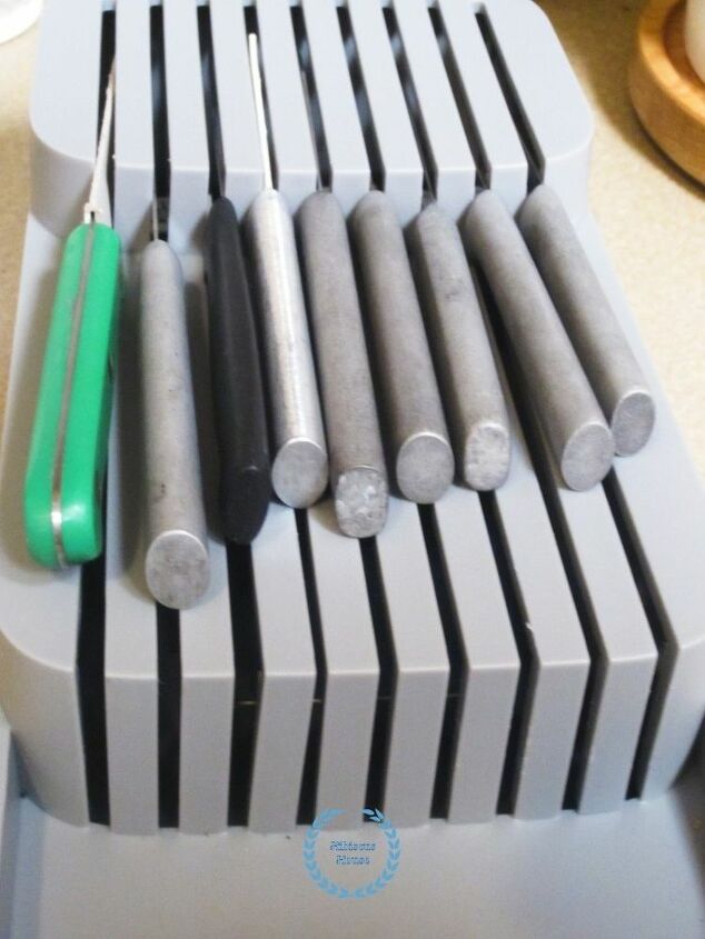 organizao de gaveta de facas de cozinha, A Hibiscus House agora tem facas encomendadas