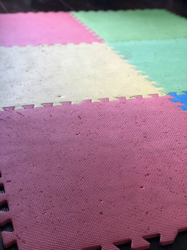alfombra de trapo de bricolaje con sueteres viejos y alfombras de juego para ninos
