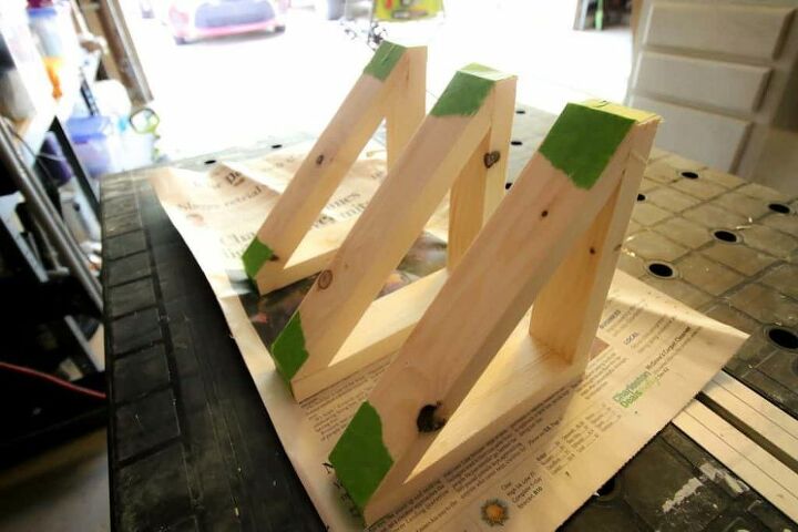 como fazer suportes de prateleiras de madeira