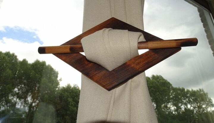 gravatas de cortina personalizadas faa voc mesmo, Instale o suporte da cavilha