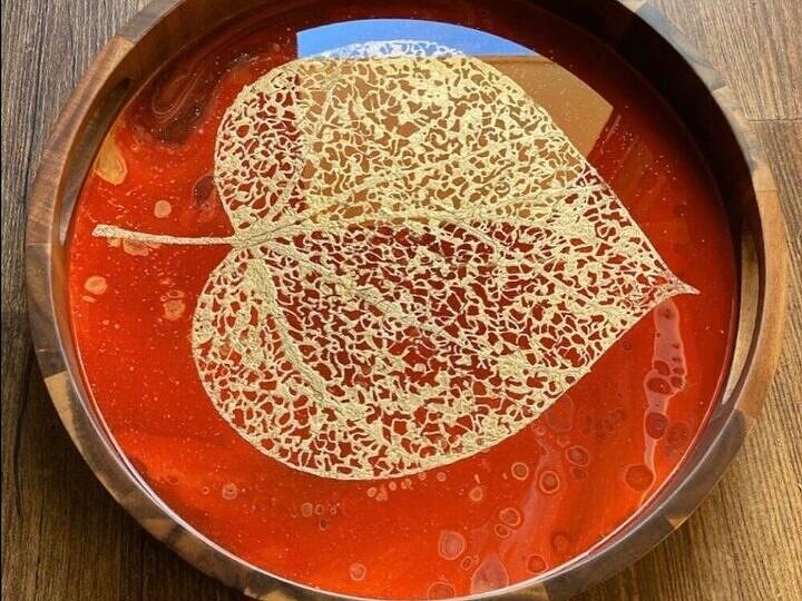 q hi can you please show how to do gold leafing on resin art i want