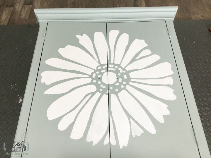 accent cabinet makeover, Stencil Completed