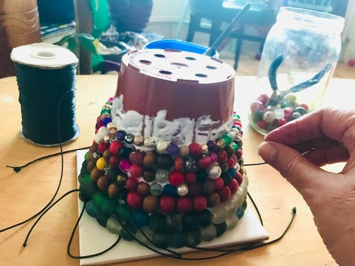 how to transform your plastic plant pots with beads, Building the layers of beads