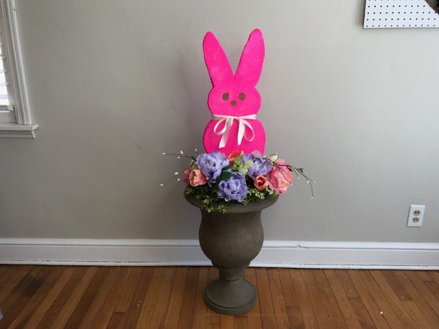 s 2 insanely cute bunny decor ideas to try this easter, Giant Peeps Topiary