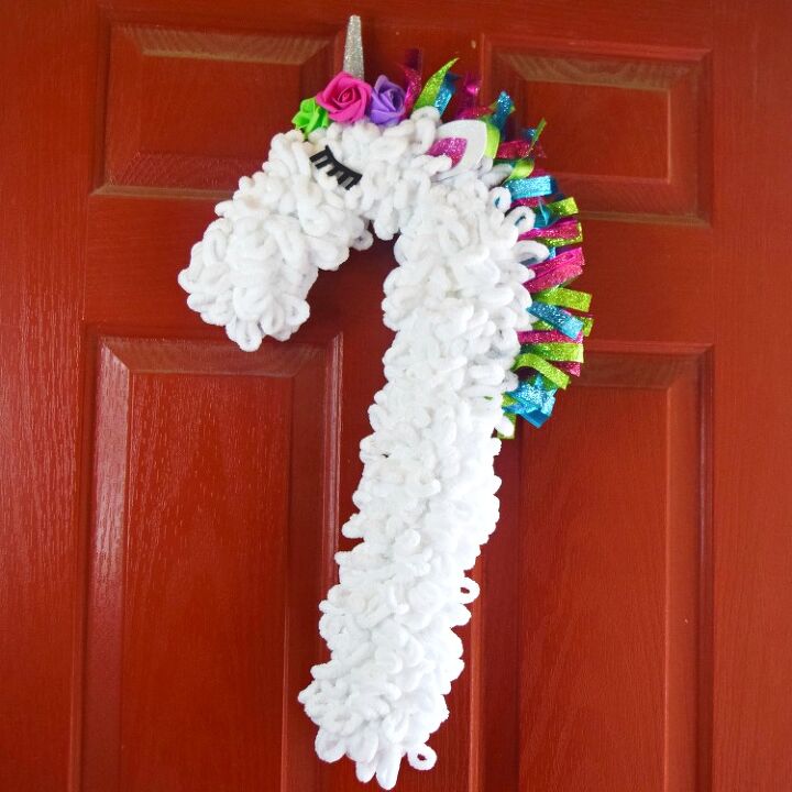 13 actividades de interior y de patio que puedes hacer con tus hijos esta semana, Guirnalda de unicornios de hilo Loopy