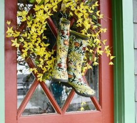 diy spring wreath with blooming wellies
