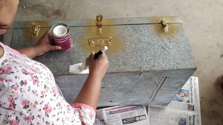 the perfect small balcony makeover in 10 simple steps, Paint Trunks