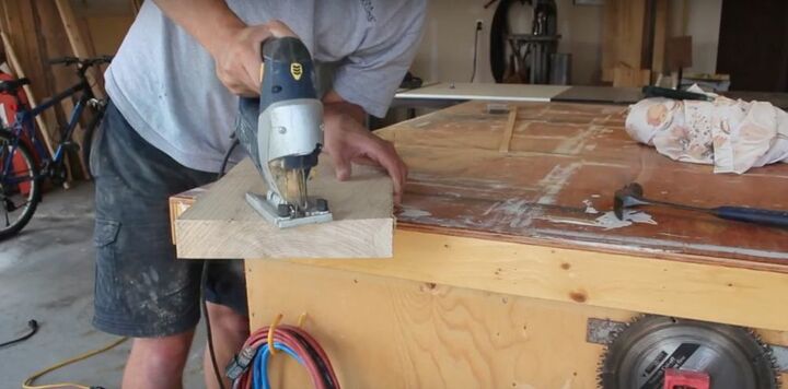 aprenda a criar um lustre de madeira esculpida para sua mesa de jantar, corte a curva