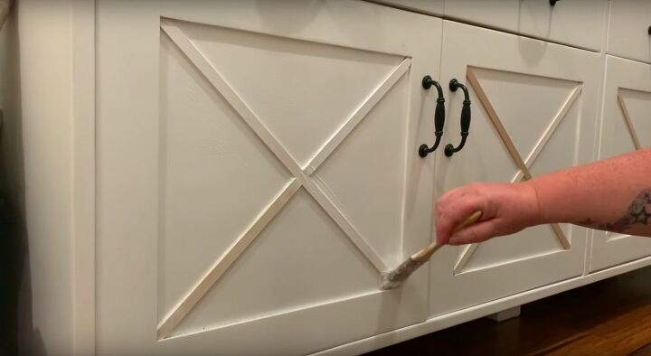quick and easy farmhouse cabinet update, Paint White