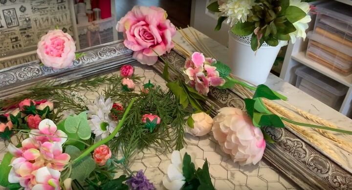 decoraes de letras de fazenda rpidas e fceis para impressionar seus convidados, Adicione decora o floral