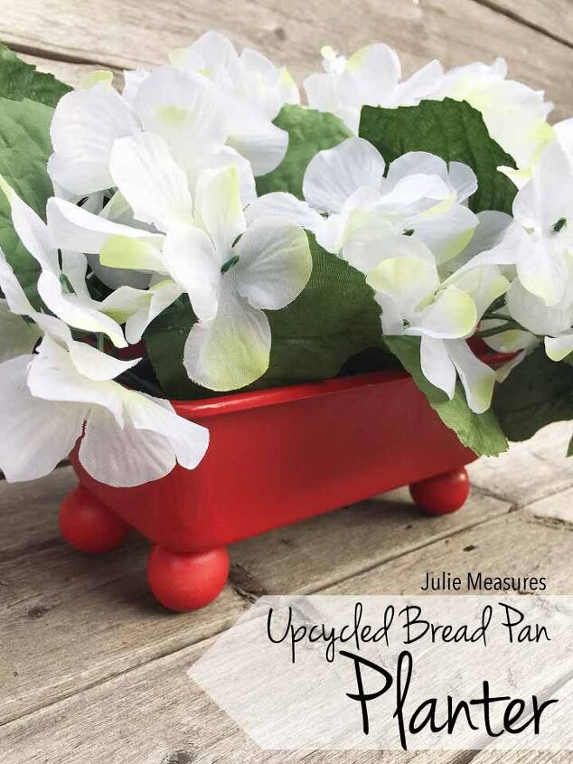15 crazy creative ways to reuse old pots and pans around your home, Upcycle a bread pan into a planter