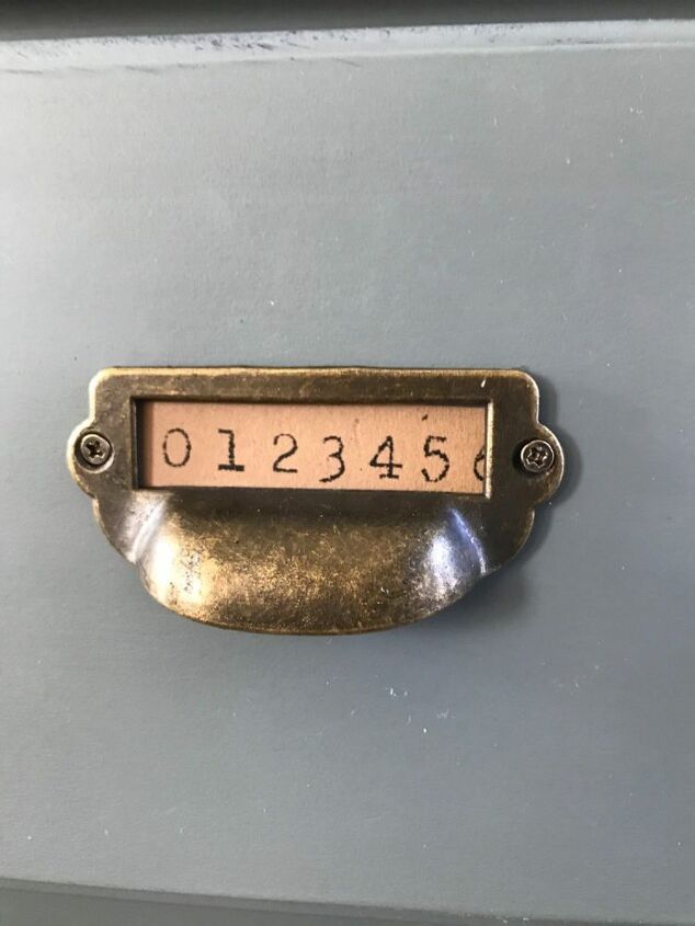 farmhouse hutch makeover