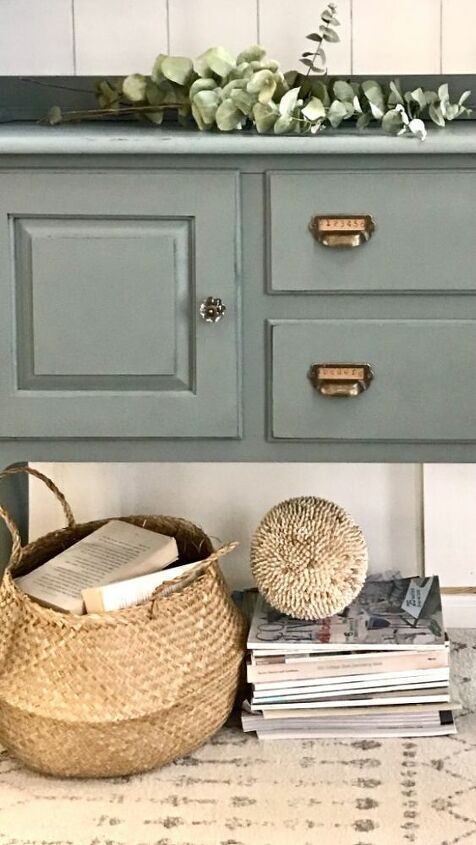 farmhouse hutch makeover