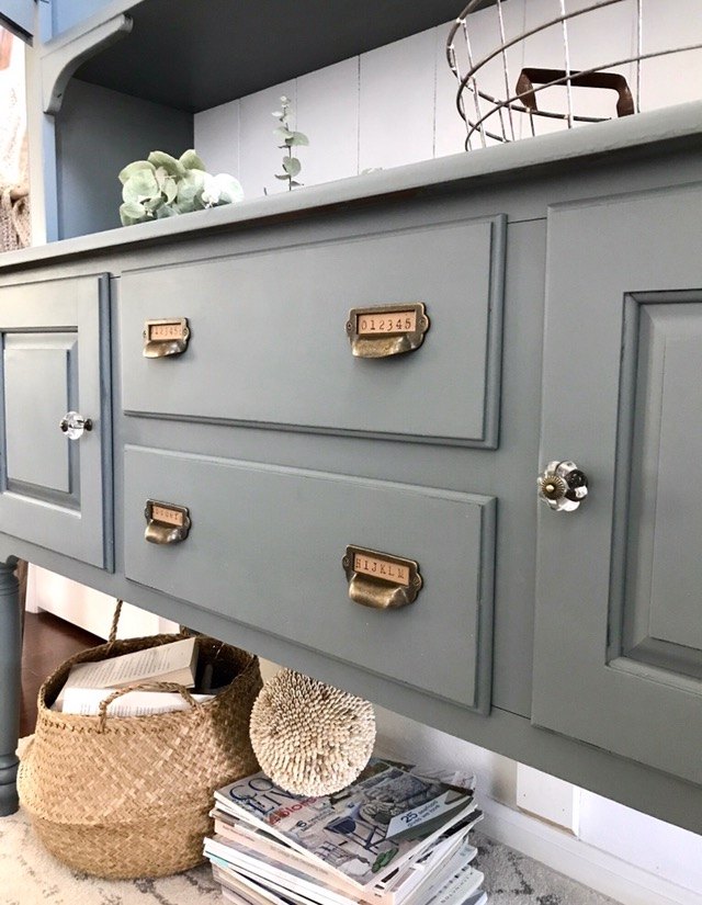 farmhouse hutch makeover