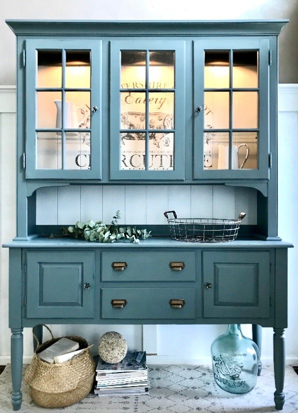 farmhouse hutch makeover