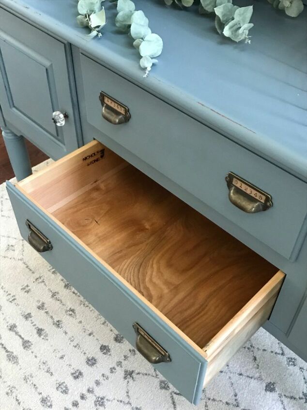 farmhouse hutch makeover