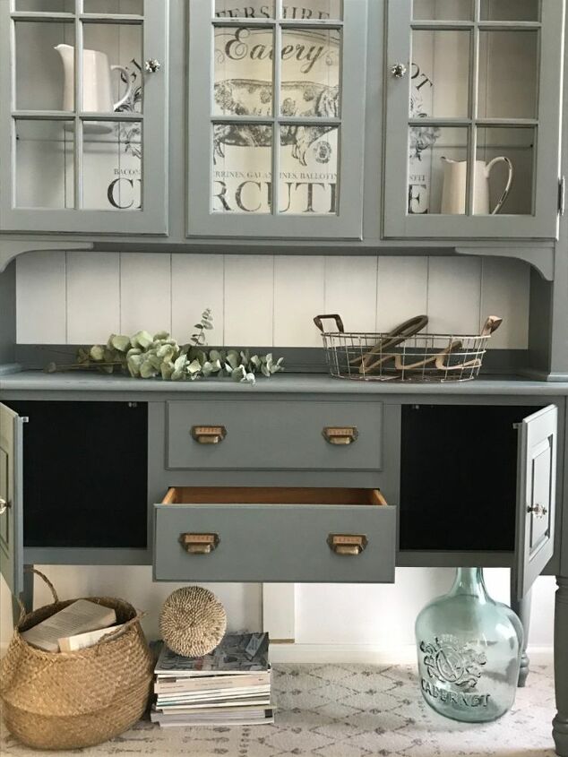 farmhouse hutch makeover