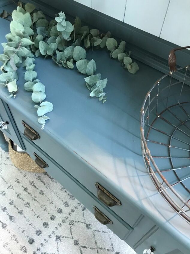 farmhouse hutch makeover