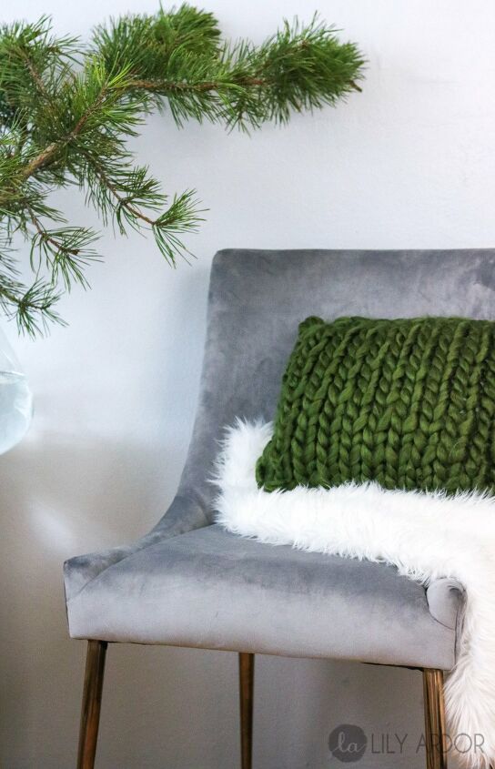 s 4 gorgeous diy pillow ideas to style your sofa, Chunky Knit Pillow