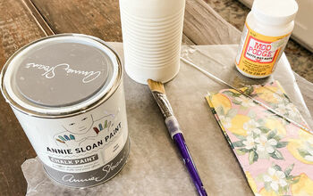  Recicle as latas para transformá-las em uma linda peça central de primavera