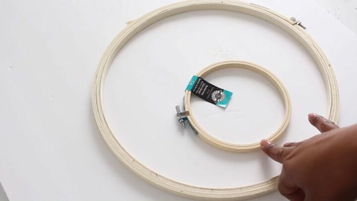 unlock your creativity with these simple popsicle stick decorations, Embroidery Hoop Decor