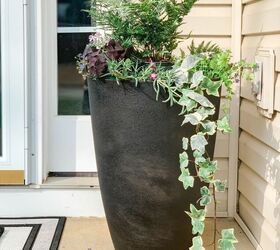 use mud and paint to update boring planters