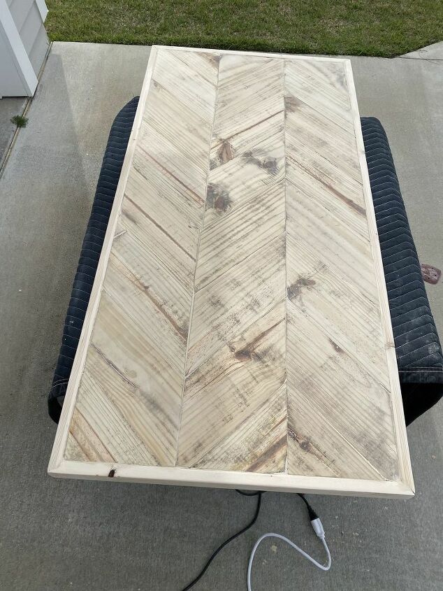 mesa de madeira de sucata