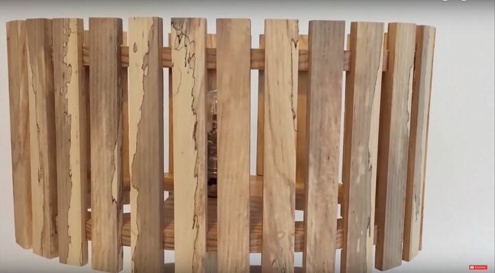 lmpara de madera maciza con pantalla de madera, Instalada completamente