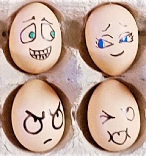 caras falsas egg straordinary