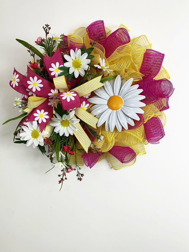 s 13 gorgeous ways to brighten up your decor with faux flowers, Happy Daisy Wreath