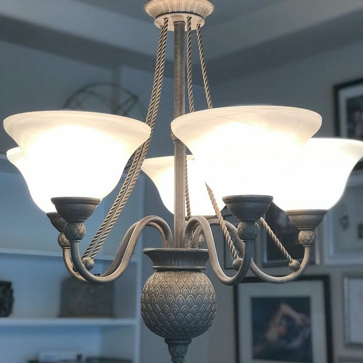 cambiar una lampara de arana anticuada