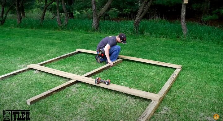 build a diy jungle gym that will make you the talk of the town, Assemble the Walls