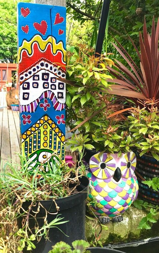 como fazer uma arte de jardim colorida com uma placa de madeira, arte no quintal