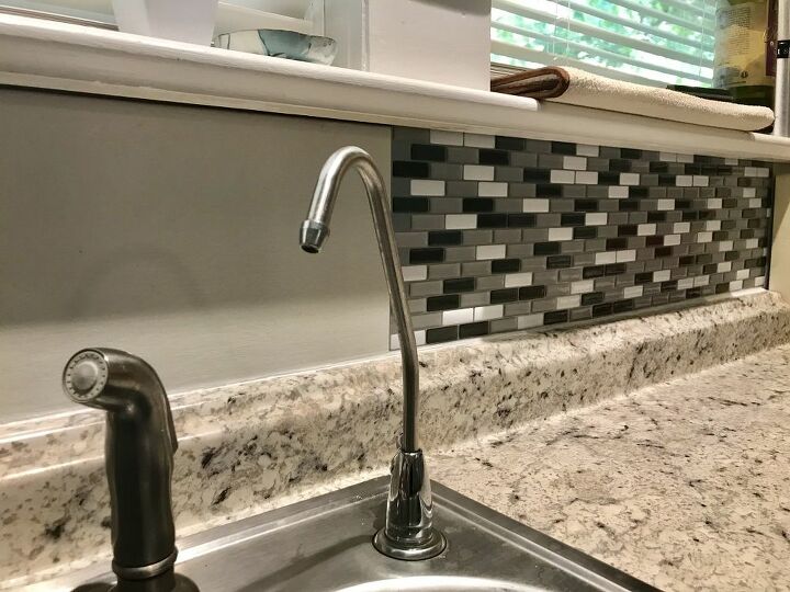 peel stick glass tile kitchen backsplash