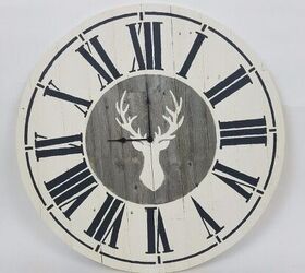 s 15 charming ways to add farmhouse decor to your home, Turn wooden fence pieces into a wall clock