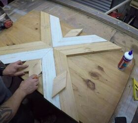 create recycled pallet wood wall art in 6 easy steps, Lay Out the Rest of the Center