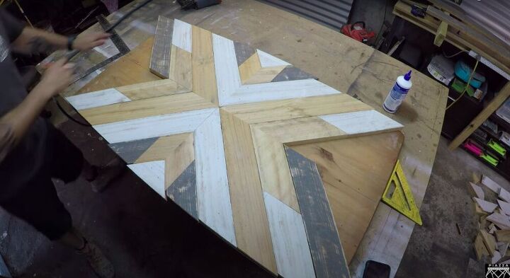 crea un arte de pared de madera de palet reciclada en 6 sencillos pasos, Colocar los lados