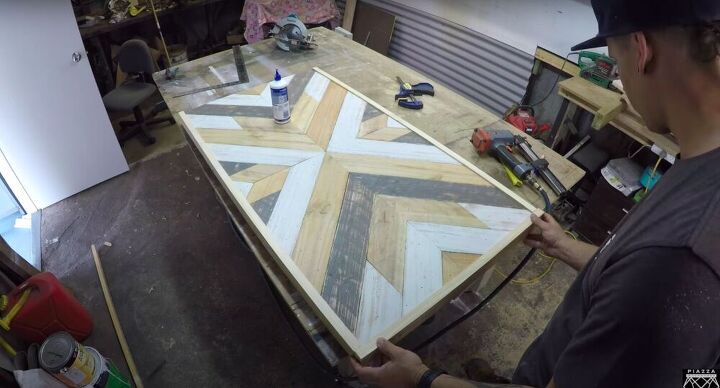 crie arte de parede de madeira de palete recuperada em 6 etapas fceis, adicionar um quadro