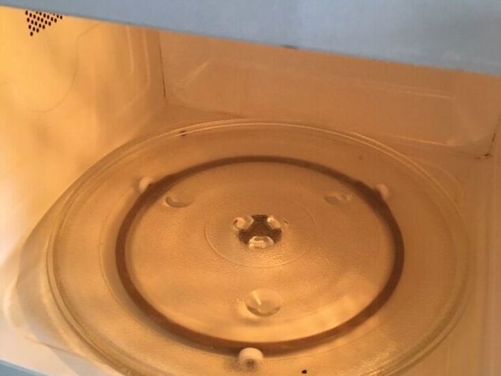 q can i use vinyl top liner on the glass plate of my microwave