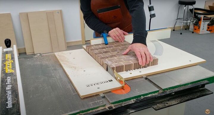 cmo crear una impresionante tabla de cortar de madera de ladrillo, Recorte los tableros