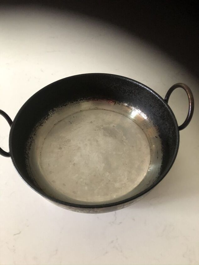 q how to clean the attached deep frying pan