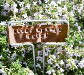 10 smart gift ideas for mothers who love to garden