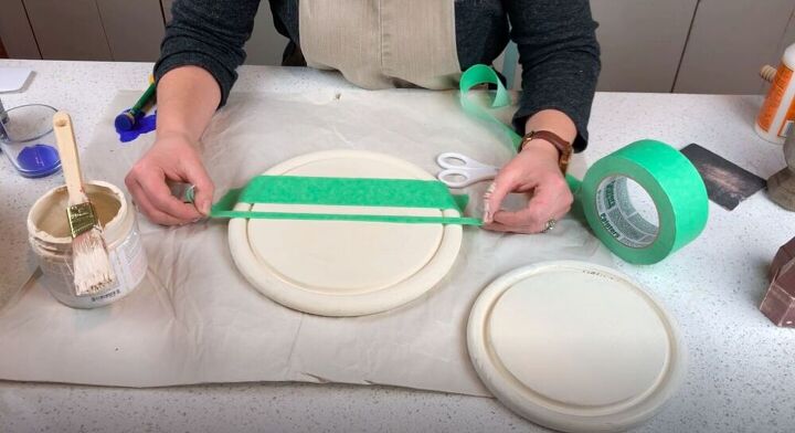 crea una bandeja expositora reciclada para tu cocina, Colocar en su sitio