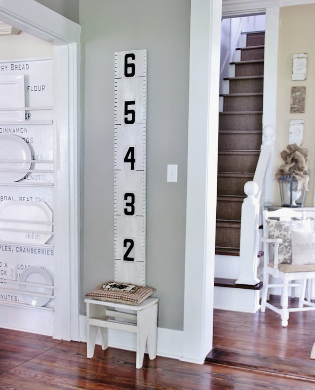 growth chart with vintage marquee numbers
