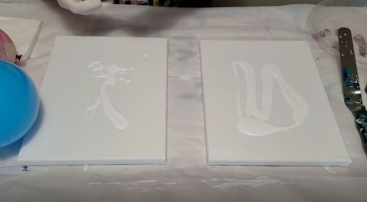 create awesome abstract art with this balloon smash painting, Coat the Canvases