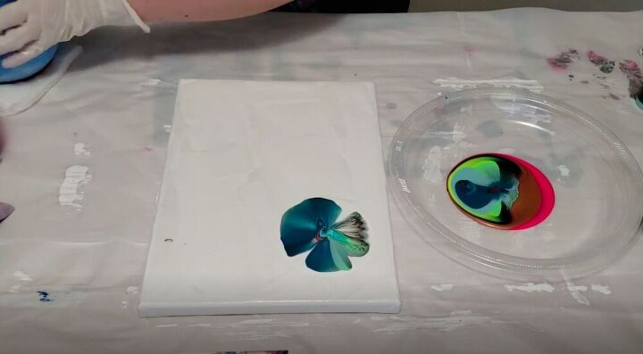 create awesome abstract art with this balloon smash painting, Stamp the Canvas