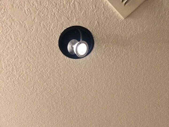 q how to fix one of the ceiling light